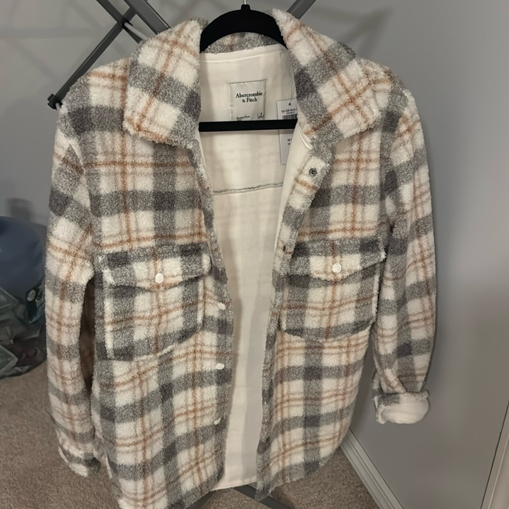 Abercrombie fleece button up size small NWT